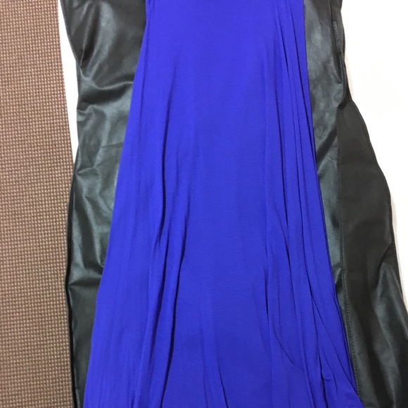 Long wavy slinky skirt - Picture 5 of 5